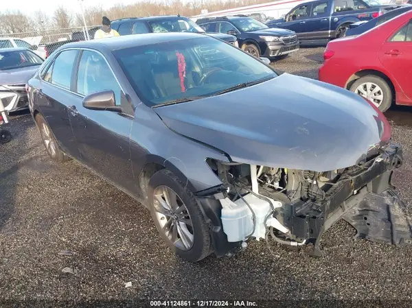 4T1BF1FK4HU711528 2017 TOYOTA CAMRY - Image 1