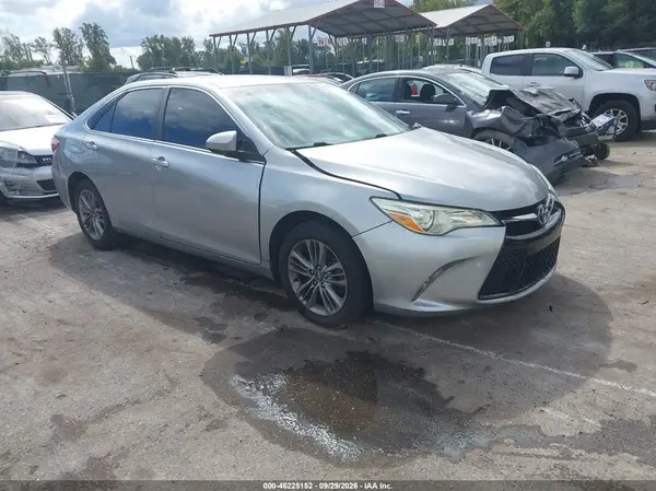 4T1BF1FK4HU711965 2017 TOYOTA CAMRY - Image 1