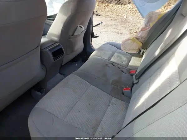4T1BF1FK4HU711982 2017 TOYOTA CAMRY - Image 8