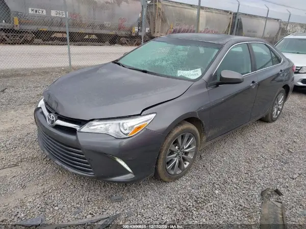 4T1BF1FK4HU713487 2017 TOYOTA CAMRY - Image 2