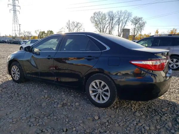 4T1BF1FK4HU715045 2017 TOYOTA CAMRY - Image 2