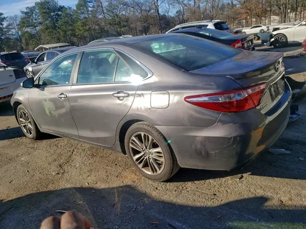 4T1BF1FK4HU717393 2017 TOYOTA CAMRY - Image 2