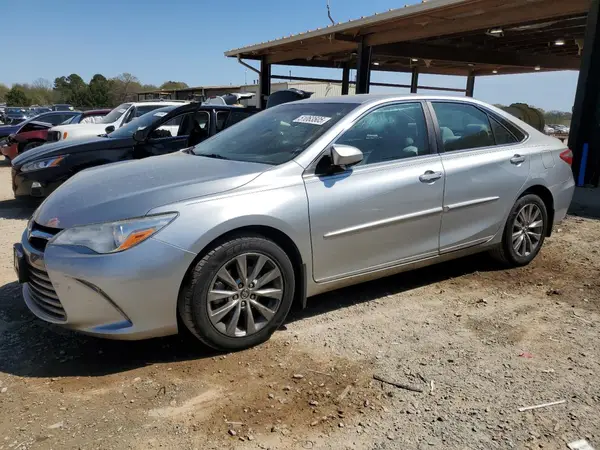 4T1BF1FK4HU717913 2017 TOYOTA CAMRY - Image 1