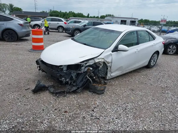 4T1BF1FK4HU718222 2017 TOYOTA CAMRY - Image 2