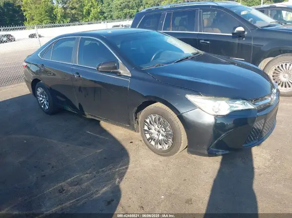 4T1BF1FK4HU718396 2017 TOYOTA CAMRY - Image 1