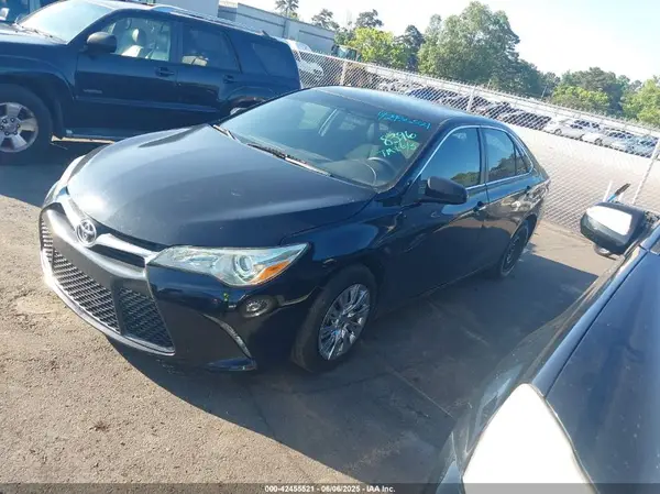4T1BF1FK4HU718396 2017 TOYOTA CAMRY - Image 2