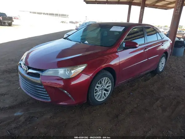 4T1BF1FK4HU718558 2017 TOYOTA CAMRY - Image 2