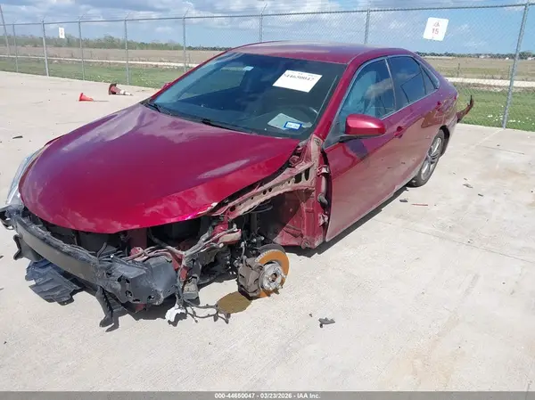 4T1BF1FK4HU718902 2017 TOYOTA CAMRY - Image 2