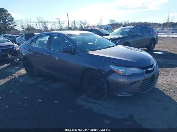 4T1BF1FK4HU722335 2017 TOYOTA CAMRY - Image 1