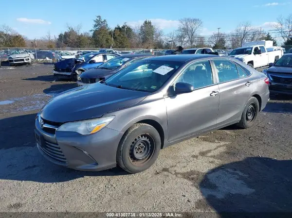 4T1BF1FK4HU722335 2017 TOYOTA CAMRY - Image 2