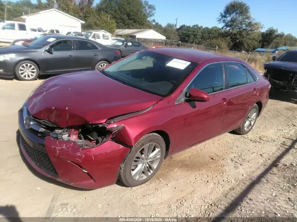 4T1BF1FK4HU723209 2017 TOYOTA CAMRY - Image 2