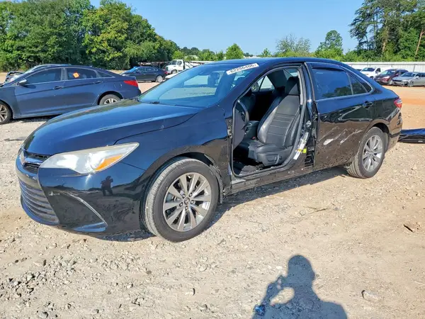 4T1BF1FK4HU725946 2017 TOYOTA CAMRY - Image 1