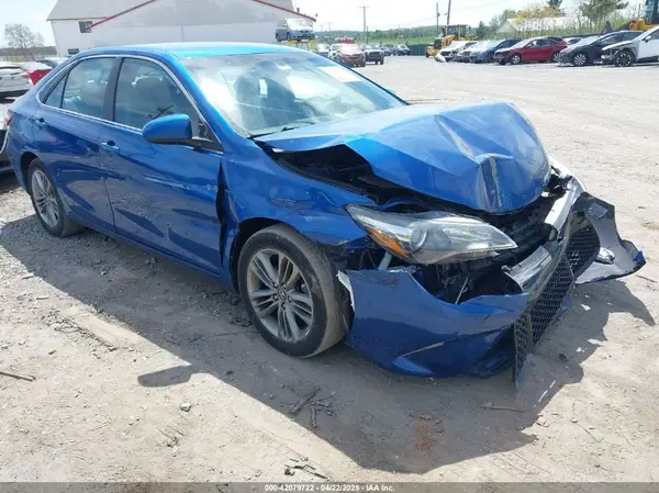4T1BF1FK4HU727633 2017 TOYOTA CAMRY - Image 1