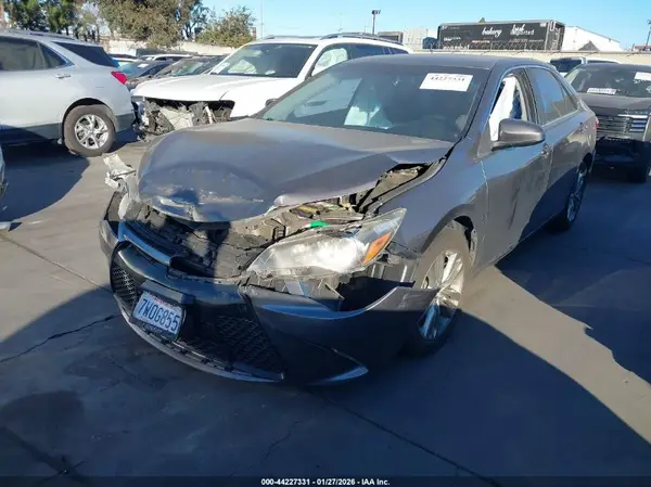 4T1BF1FK4HU728703 2017 TOYOTA CAMRY - Image 2
