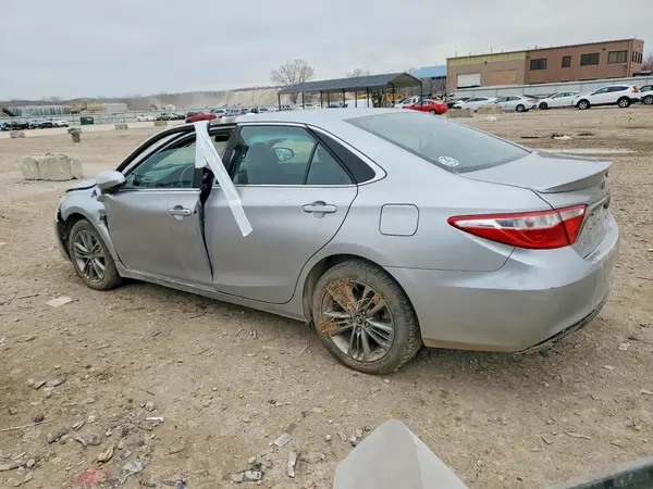 4T1BF1FK4HU730273 2017 TOYOTA CAMRY - Image 2