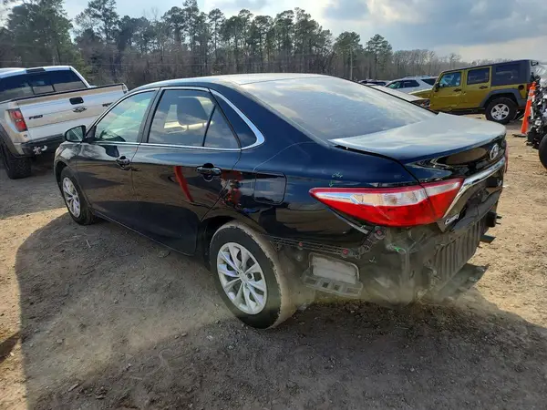 4T1BF1FK4HU735795 2017 TOYOTA CAMRY - Image 2