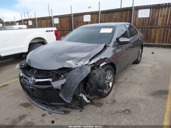 4T1BF1FK4HU737059 2017 TOYOTA CAMRY - Image 2