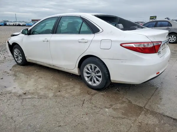 4T1BF1FK4HU737563 2017 TOYOTA CAMRY - Image 2