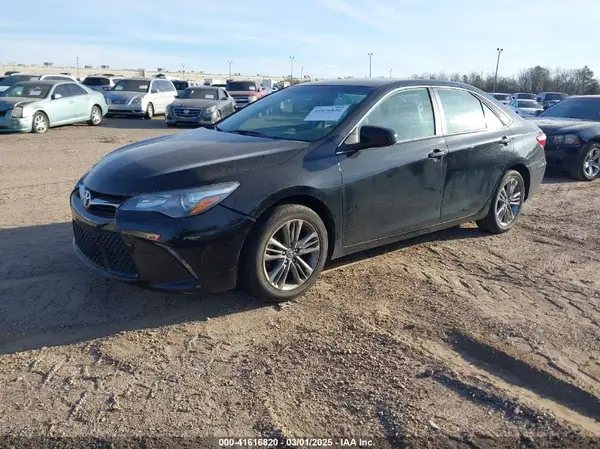 4T1BF1FK4HU748305 2017 TOYOTA CAMRY - Image 2