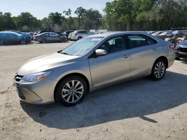 4T1BF1FK4HU749714 2017 TOYOTA CAMRY - Image 1