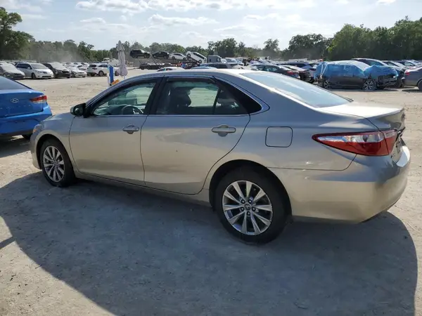 4T1BF1FK4HU749714 2017 TOYOTA CAMRY - Image 2