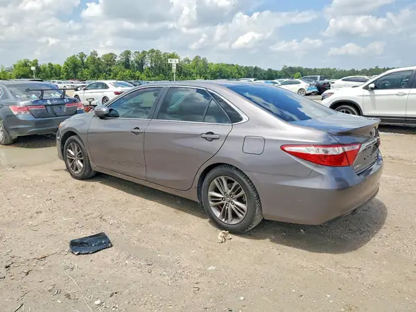 4T1BF1FK4HU751074 2017 TOYOTA CAMRY - Image 2