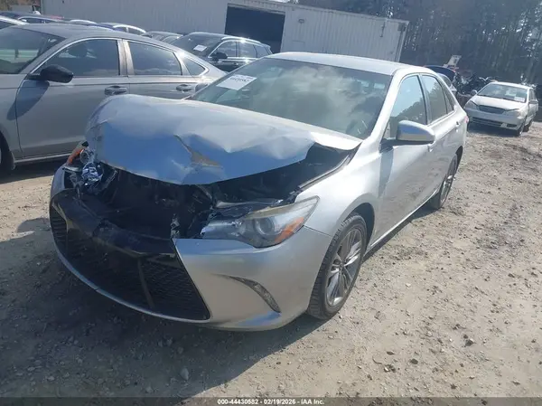 4T1BF1FK4HU751205 2017 TOYOTA CAMRY - Image 2
