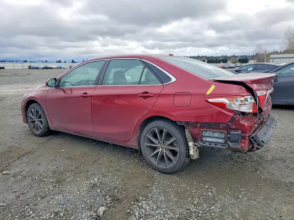 4T1BF1FK4HU752712 2017 TOYOTA CAMRY - Image 2