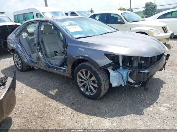 4T1BF1FK4HU754296 2017 TOYOTA CAMRY - Image 1
