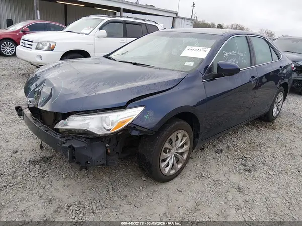 4T1BF1FK4HU756937 2017 TOYOTA CAMRY - Image 2