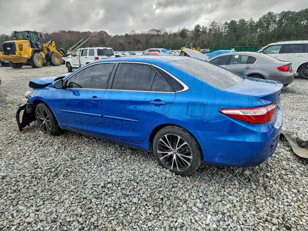 4T1BF1FK4HU758025 2017 TOYOTA CAMRY - Image 2