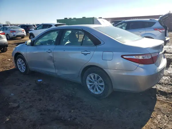 4T1BF1FK4HU758705 2017 TOYOTA CAMRY - Image 2