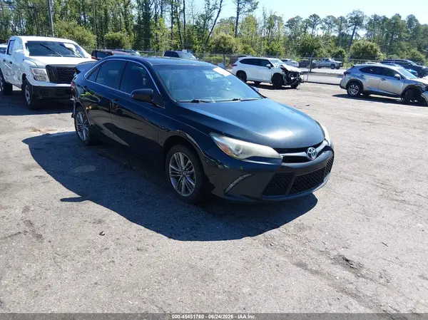 4T1BF1FK4HU759143 2017 TOYOTA CAMRY - Image 1