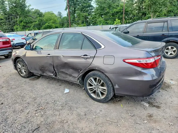 4T1BF1FK4HU763306 2017 TOYOTA CAMRY - Image 2