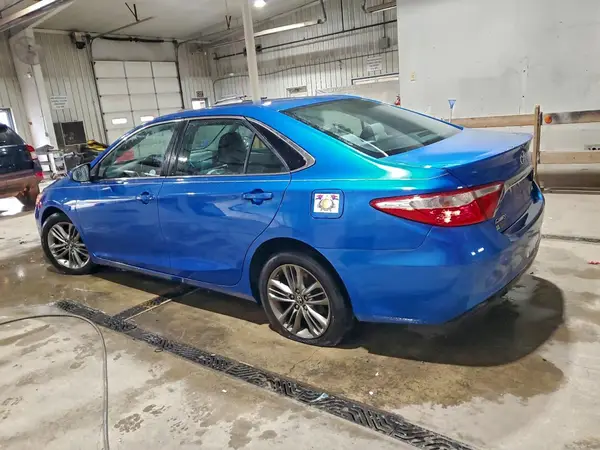 4T1BF1FK4HU764391 2017 TOYOTA CAMRY - Image 2