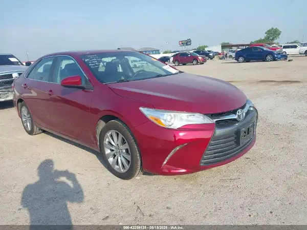 4T1BF1FK4HU765847 2017 TOYOTA CAMRY - Image 1