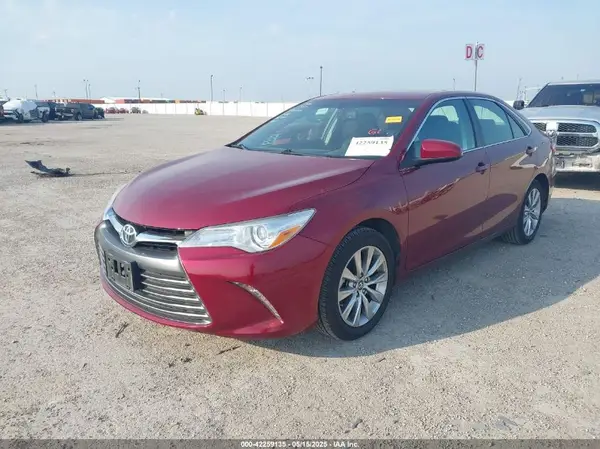 4T1BF1FK4HU765847 2017 TOYOTA CAMRY - Image 2
