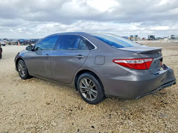 4T1BF1FK4HU765928 2017 TOYOTA CAMRY - Image 2