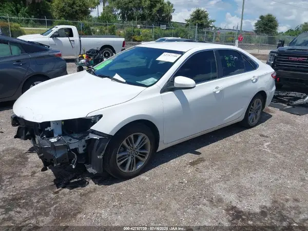 4T1BF1FK4HU766514 2017 TOYOTA CAMRY - Image 2