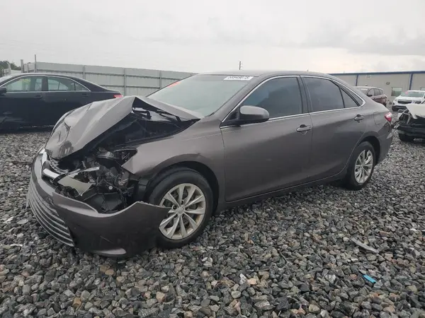 4T1BF1FK4HU766996 2017 TOYOTA CAMRY - Image 1