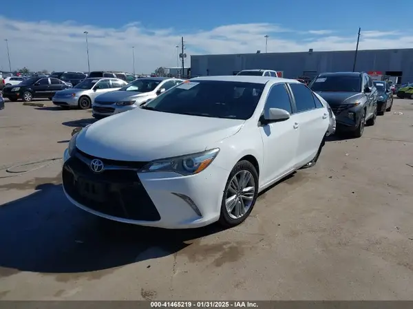 4T1BF1FK4HU767324 2017 TOYOTA CAMRY - Image 2