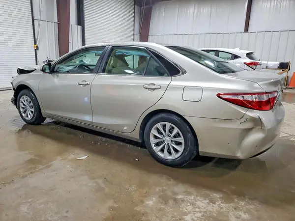4T1BF1FK4HU768781 2017 TOYOTA CAMRY - Image 2