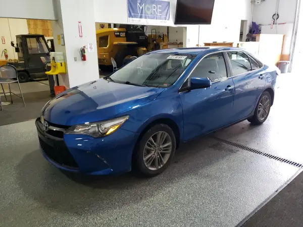 4T1BF1FK4HU768859 2017 TOYOTA CAMRY - Image 1