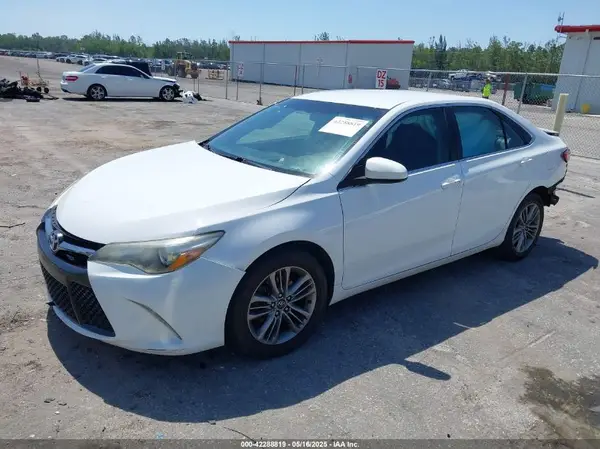 4T1BF1FK4HU775942 2017 TOYOTA CAMRY - Image 2