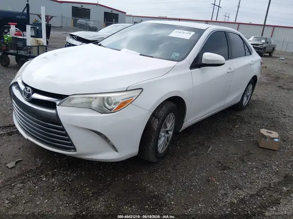 4T1BF1FK4HU777111 2017 TOYOTA CAMRY - Image 2