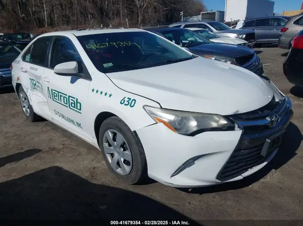 4T1BF1FK4HU777982 2017 TOYOTA CAMRY - Image 1