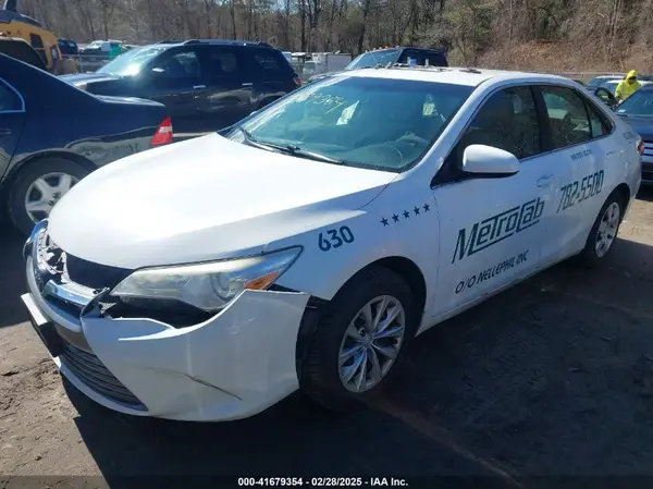4T1BF1FK4HU777982 2017 TOYOTA CAMRY - Image 2