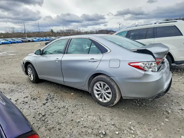 4T1BF1FK4HU779442 2017 TOYOTA CAMRY - Image 2