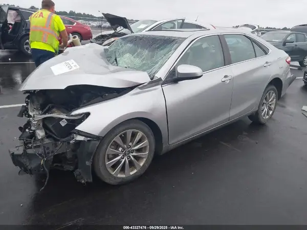 4T1BF1FK4HU780638 2017 TOYOTA CAMRY - Image 2