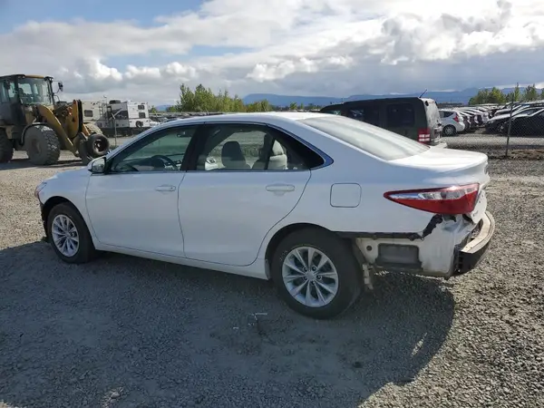 4T1BF1FK4HU781711 2017 TOYOTA CAMRY - Image 2